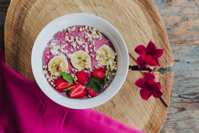 Banana Strawberry Smoothie Bowl: An Easy Recipe For Breakfast