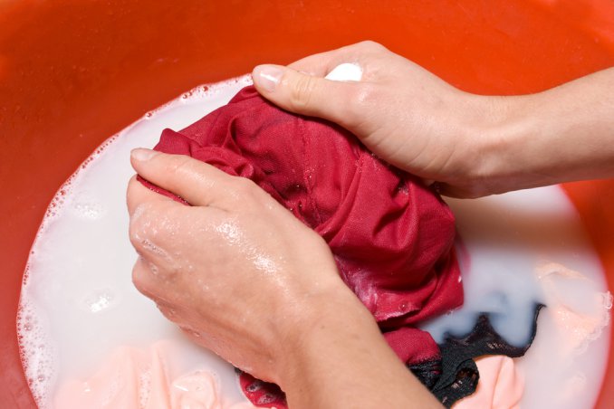 How To Remove Oil Stains From Fabrics Effectively